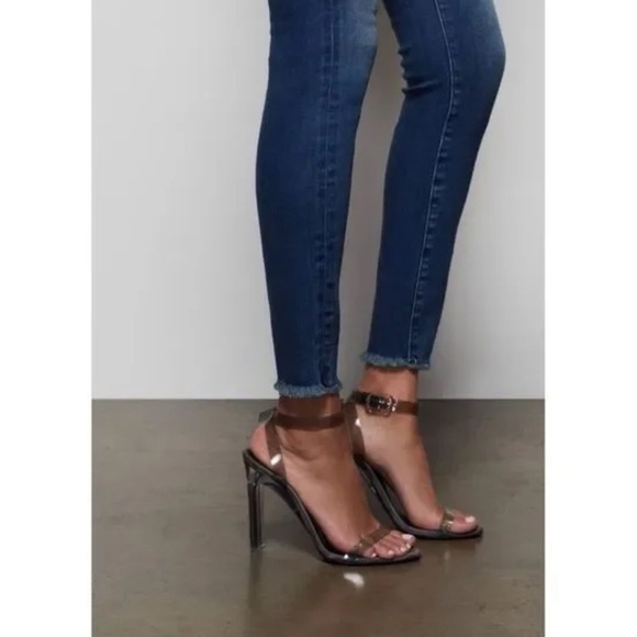 Good American Good Legs Fray Hem Jeans in BLUE 319 - Picture 3 of 15